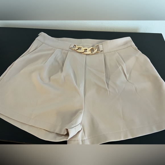 Brand new. Beige summer shorts. Size L - Picture 2 of 2